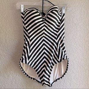 EUC Vintage Barbie vibes one piece swimsuit